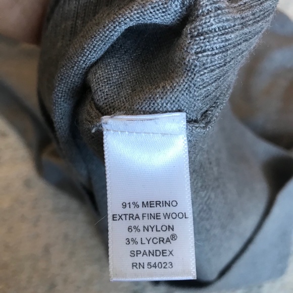 Banana Republic Gray Merino Wool Sweater Size XSP - Picture 7 of 7